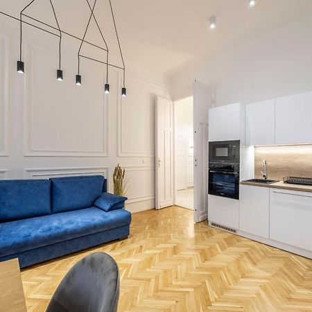 Luxurious Central 4Bedrm 3Bathrm Residence W/ Balcony Budapest Bagian luar foto