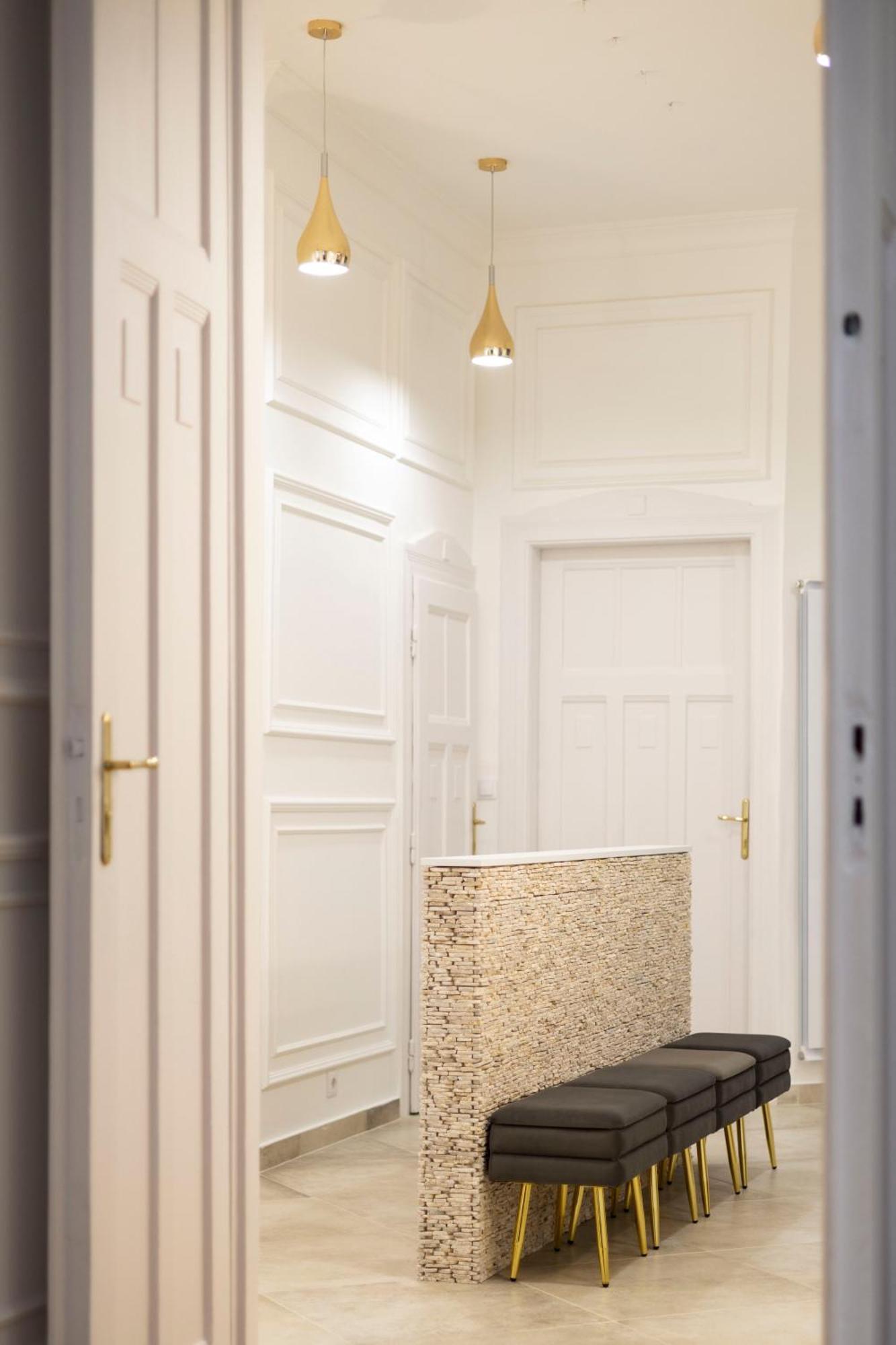 Luxurious Central 4Bedrm 3Bathrm Residence W/ Balcony Budapest Bagian luar foto