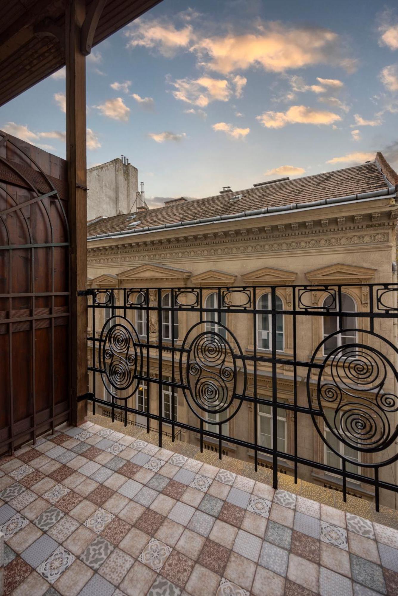 Luxurious Central 4Bedrm 3Bathrm Residence W/ Balcony Budapest Bagian luar foto