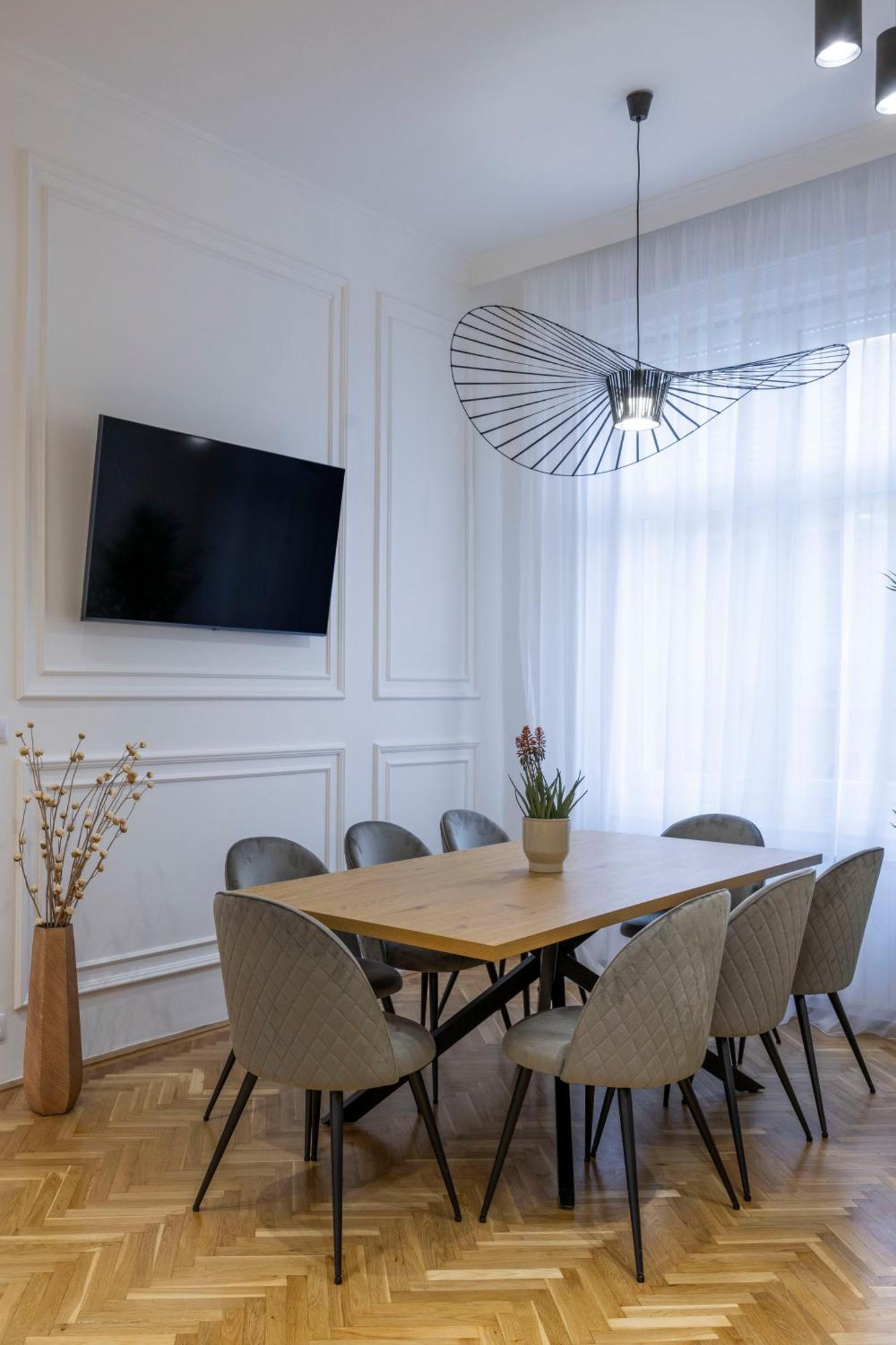 Luxurious Central 4Bedrm 3Bathrm Residence W/ Balcony Budapest Bagian luar foto