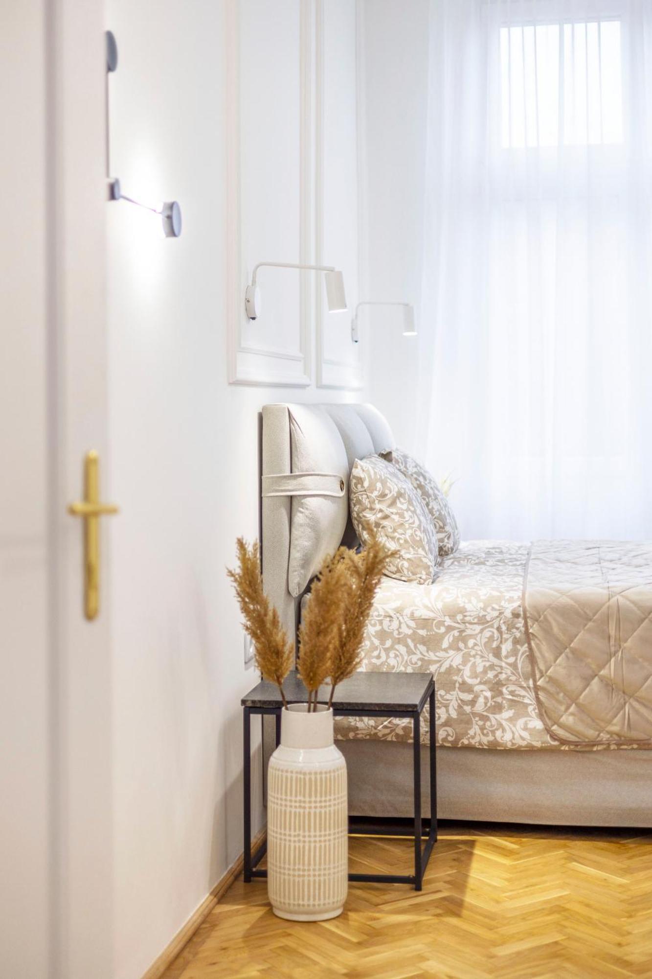 Luxurious Central 4Bedrm 3Bathrm Residence W/ Balcony Budapest Bagian luar foto