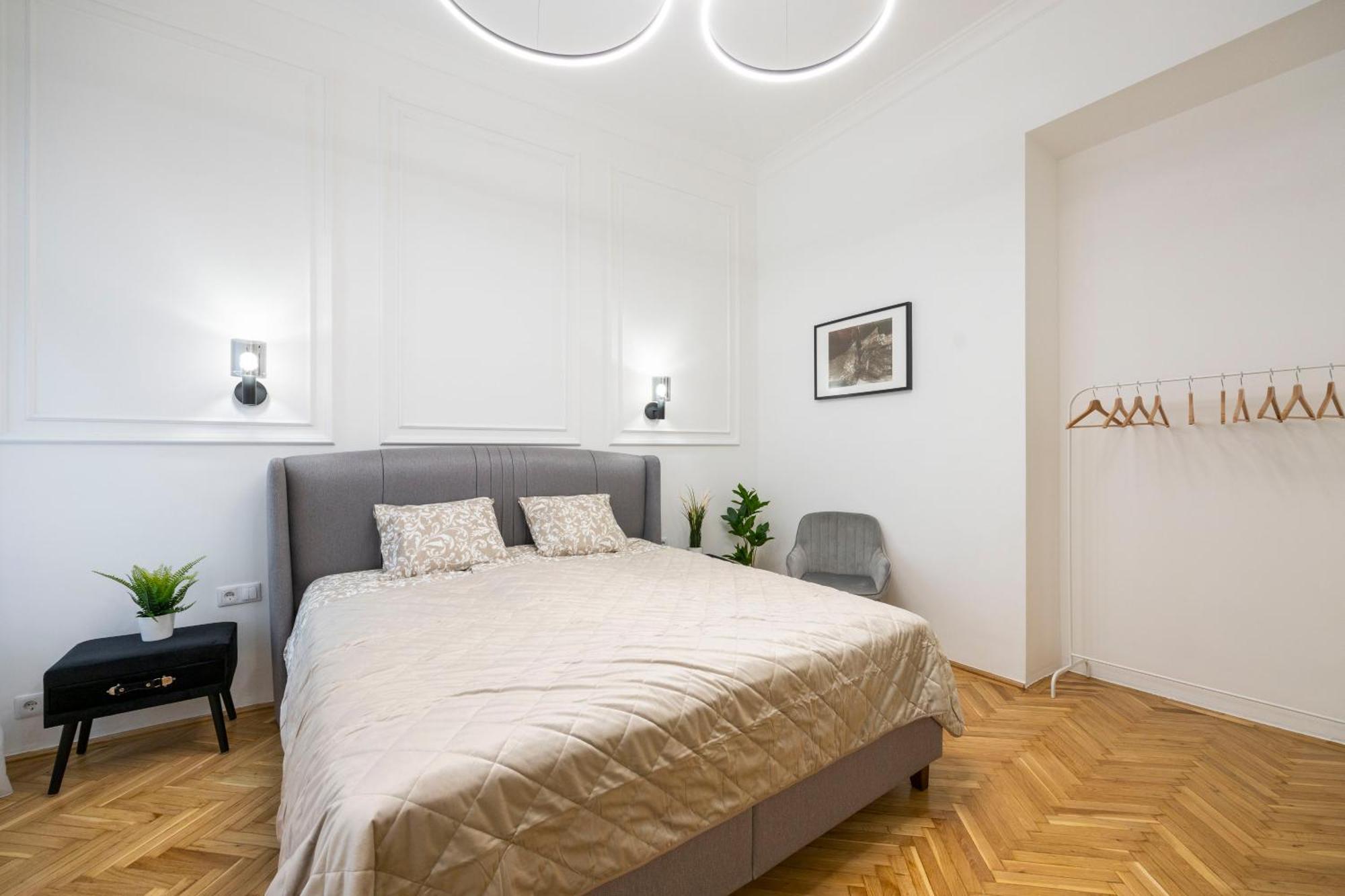 Luxurious Central 4Bedrm 3Bathrm Residence W/ Balcony Budapest Bagian luar foto