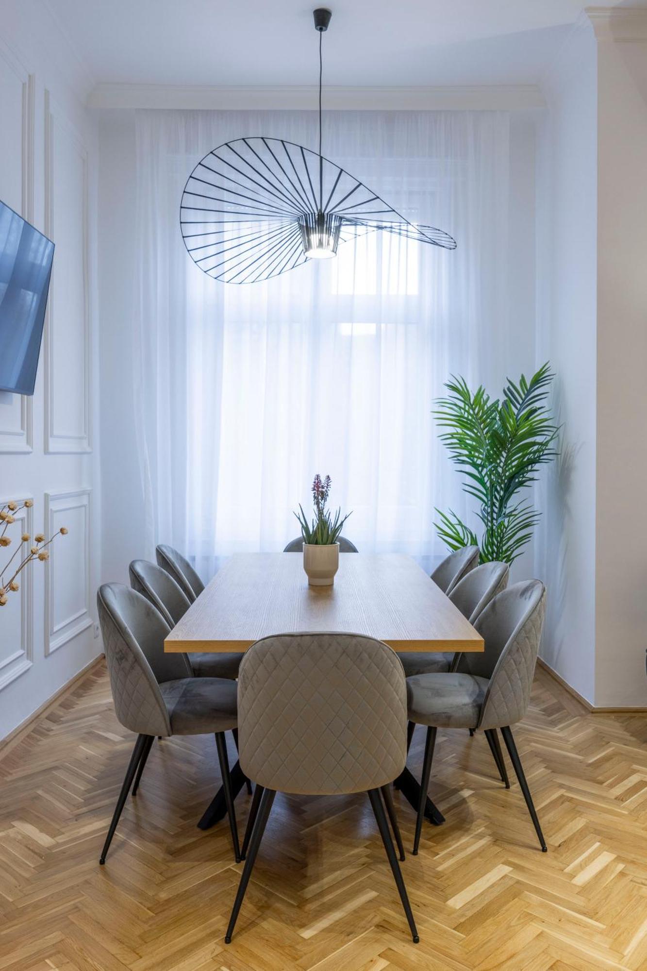 Luxurious Central 4Bedrm 3Bathrm Residence W/ Balcony Budapest Bagian luar foto