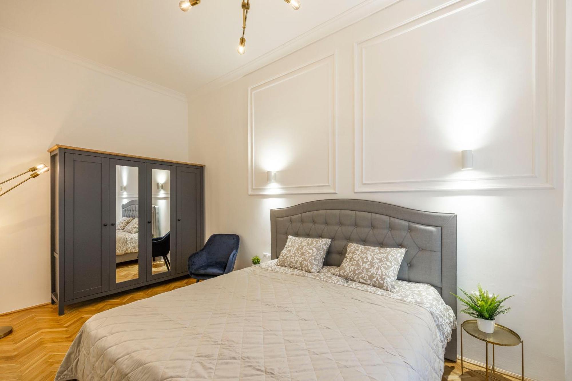 Luxurious Central 4Bedrm 3Bathrm Residence W/ Balcony Budapest Bagian luar foto