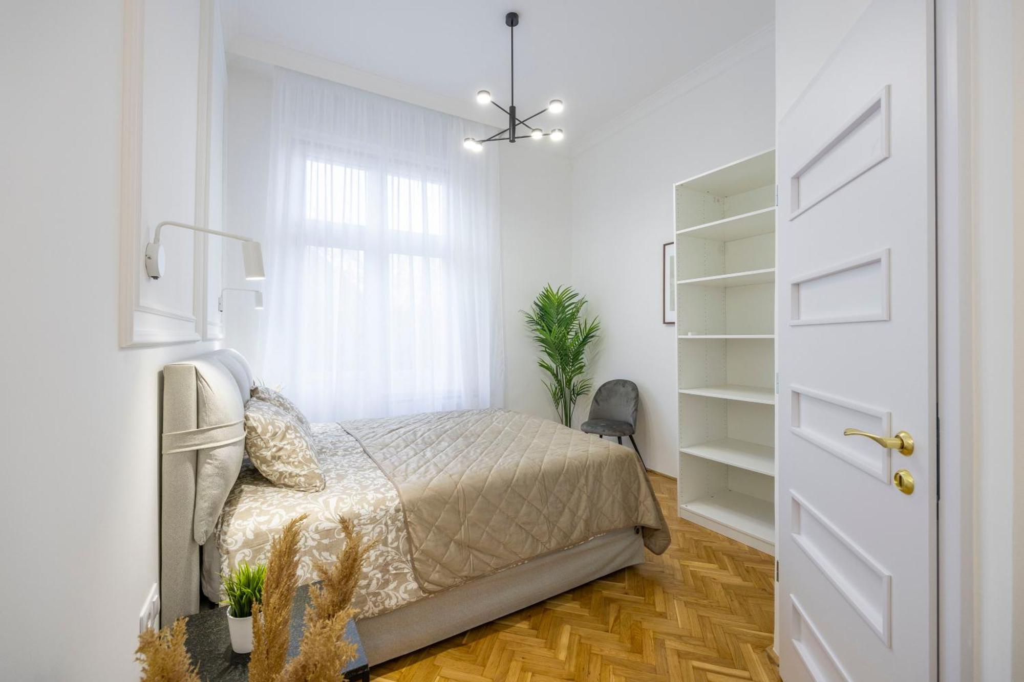 Luxurious Central 4Bedrm 3Bathrm Residence W/ Balcony Budapest Bagian luar foto